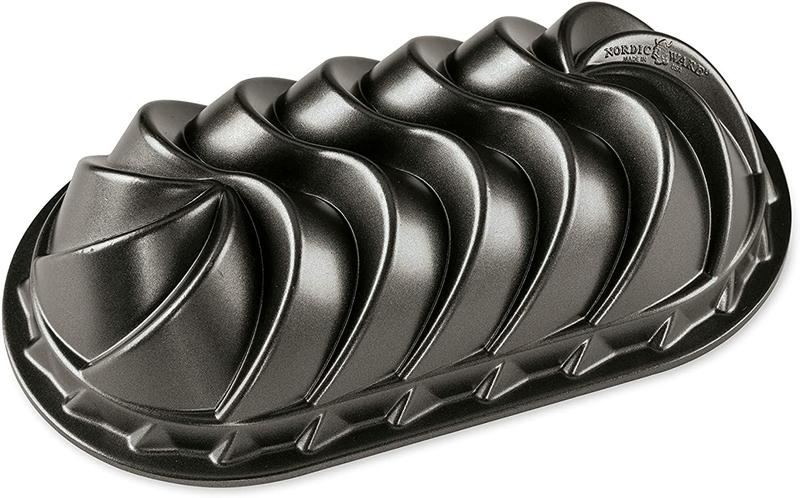 Imagem de Nordic Ware Heritage Cast Loaf Pan, 6 Cup Capacity, Graphite