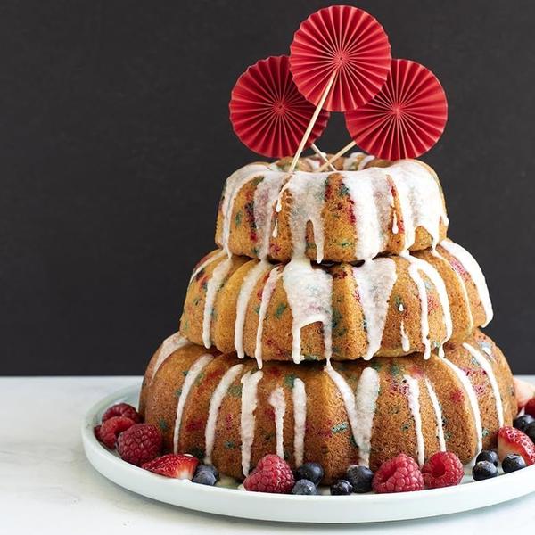 Imagem de Nordic Ware Tiered Bundt Set-3, 6, 12 Copa, Casa da Moeda