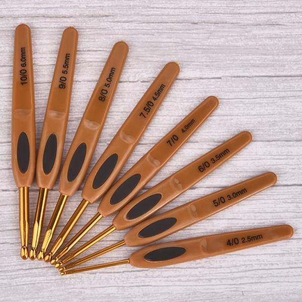 Novo Kit 8 Agulhas Crochê Cabo Ergonômico Importada + 6 Alfinetes - Good Home Imagem de Novo Kit 8 Agulhas Crochê Cabo Ergonômico Importada + 6 Alfinetes