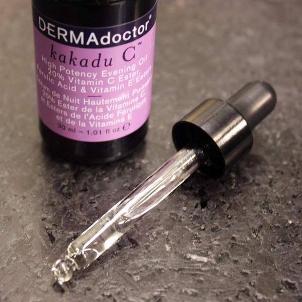 Óleo de alta potência Evening Elixir DermaDoctor Kakadu C Imagem de Óleo de alta potência Evening Elixir DermaDoctor Kakadu C
