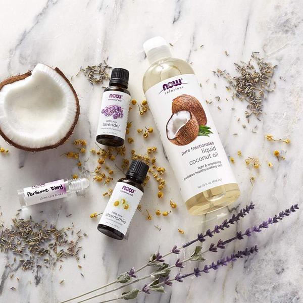 Óleo de coco NOW Solutions Liquid 473ml promove pele e cabelo Imagem de Óleo de coco NOW Solutions Liquid 473ml promove pele e cabelo