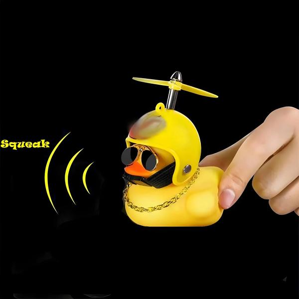 Imagem de Ornamentos de Pato Amarelo com Capacete para Bicicleta - Decoração para Moto