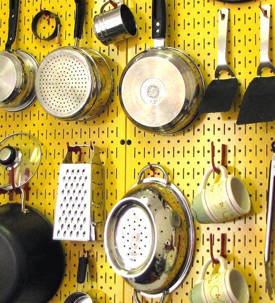 Imagem de Pacote com 2 Pegboard Wall Control Yellow Metal