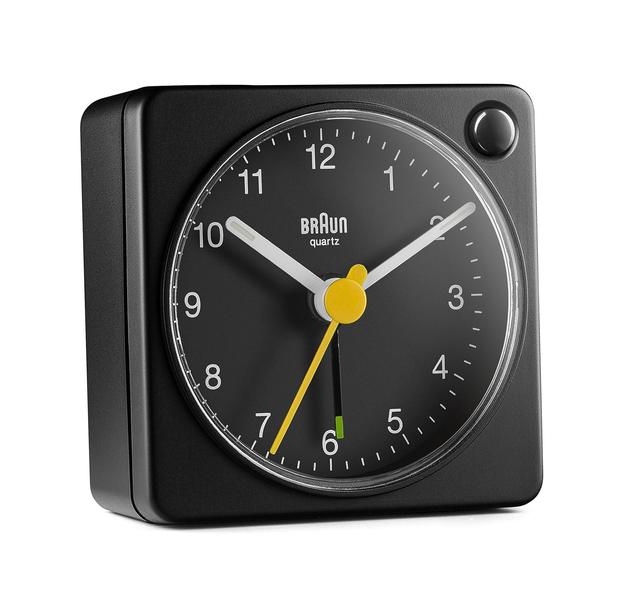 Pacote de presente para casa com despertador analógico de viagem preto clássico da Braun com soneca e luz, tamanho compacto, movimento silencioso de quartzo, alarme sonoro crescendo em preto, modelo BC02XB (pacote com 2) Imagem de Pacote de presente para casa com despertador analógico de viagem preto clássico da Braun com soneca e luz, tamanho compacto, movimento silencioso de quartzo, alarme sonoro crescendo em preto, modelo BC02XB (pacote com 2)
