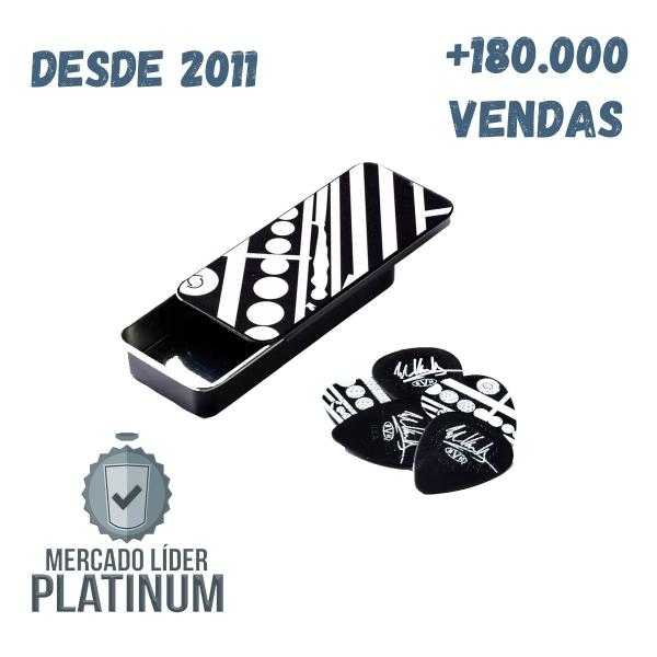 Imagem de Palheta Maxgrip 0.60mm Eddie Van Halen Branca E Preta Circulos