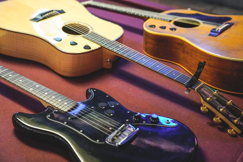 Imagem de Palhetas de guitarra Tik Pik, pacote com 6 para guitarras acústicas e baixos