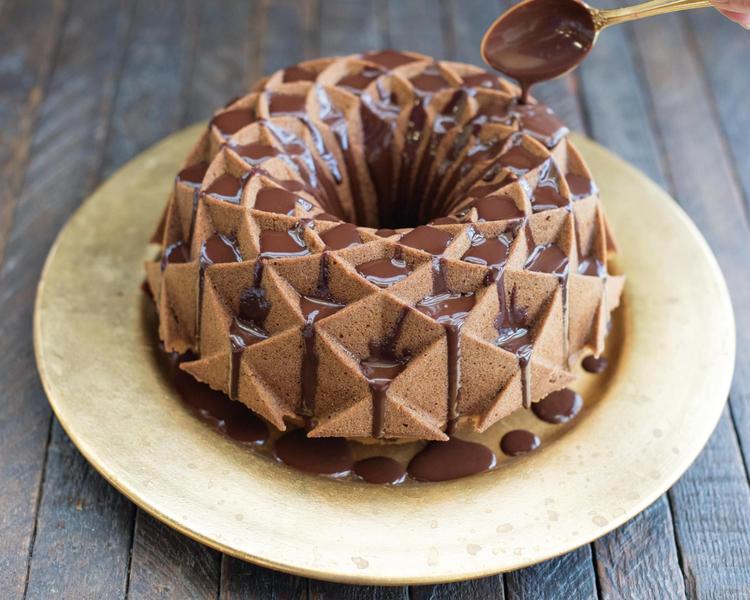 Imagem de Panela de bolo Bundt Nordic Ware Jubilee, 10 xícaras de alumínio fundido dourado