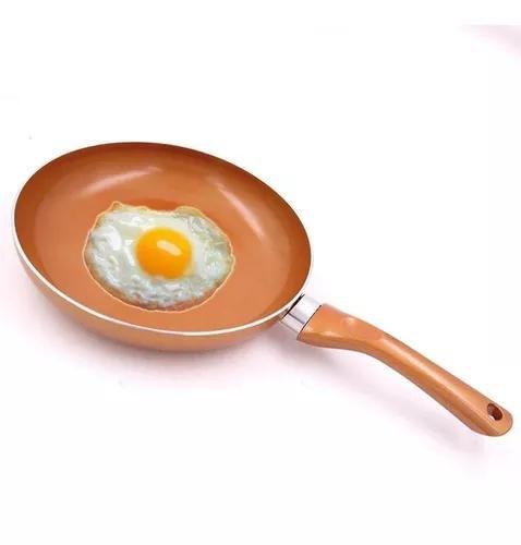 Panela Frigideira Cerâmica Titânio Frita Sem Óleo 3 Unidades com 2 Tampas - KIT3FRIGIDEIRAS Imagem de Panela Frigideira Cerâmica Titânio Frita Sem Óleo 3 Unidades com 2 Tampas