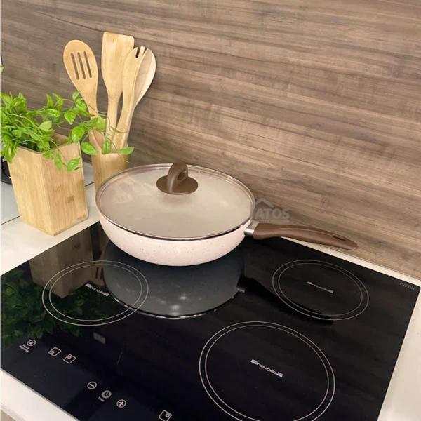 Imagem de Panela Wok Granada Cerâmic Life Smart Plus de Indução Com Tampa 28cm 3,4L Vanilla 4774/143 Brinox