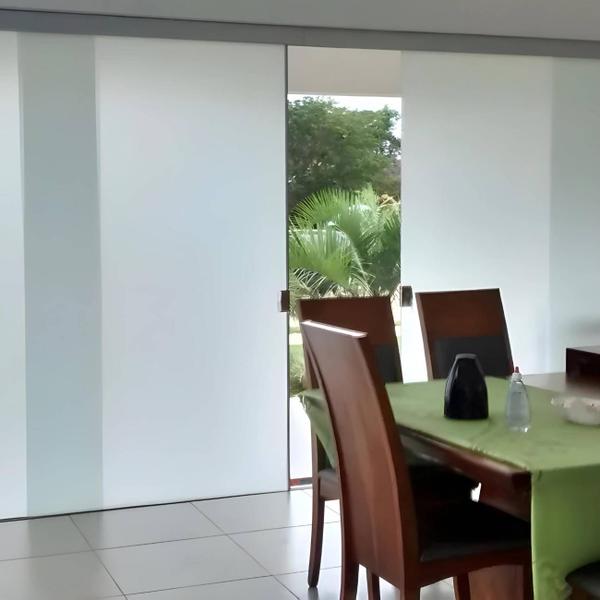 Imagem de Papel Adesivo Tipo Contact Blackout Branco para Decoração de Vidros Autocolante  Á Prova d'água