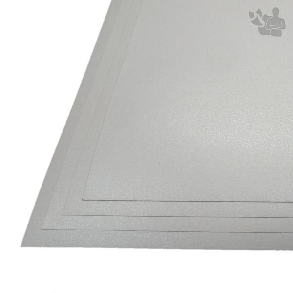Papel Color Plus Metálico 180g A4 Aspen (Branco) 10 Folhas - Fedrigoni Imagem de Papel Color Plus Metálico 180g A4 Aspen (Branco) 10 Folhas