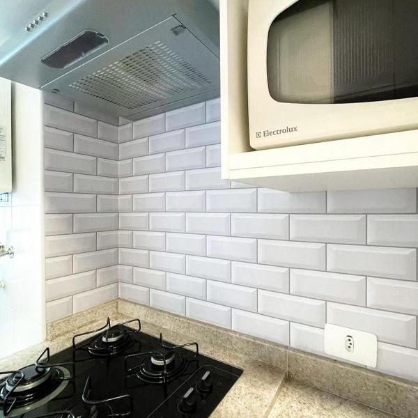 Imagem de Papel de Parede Adesivo Revestimento Tipo Cerâmica Branca Metrô White Branco Azulejo Retrô Sala