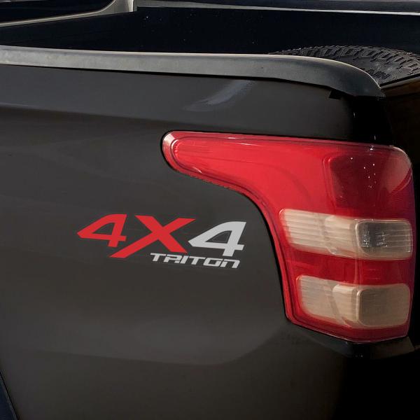 Imagem de Par De Adesivos 4x4 Mitsubishi L200 Triton Emblema Lateral