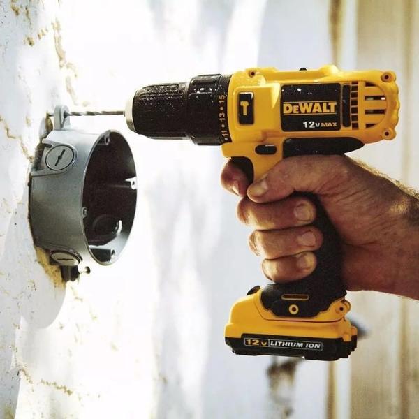 Imagem de Parafusadeira à bateria 12v biv Dewalt DCD716D2 com Bolsa e 2 baterias