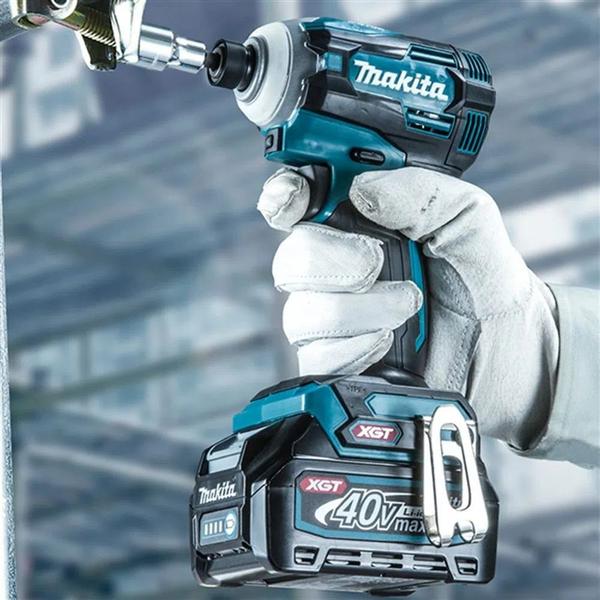 Imagem de Parafusadeira de impacto a bateria 40v xgt 220 n.m - td001gz - makita