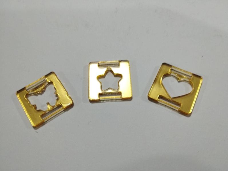 Imagem de Passante estrela quadrado 2 cm acrilico dourado c/25 uni