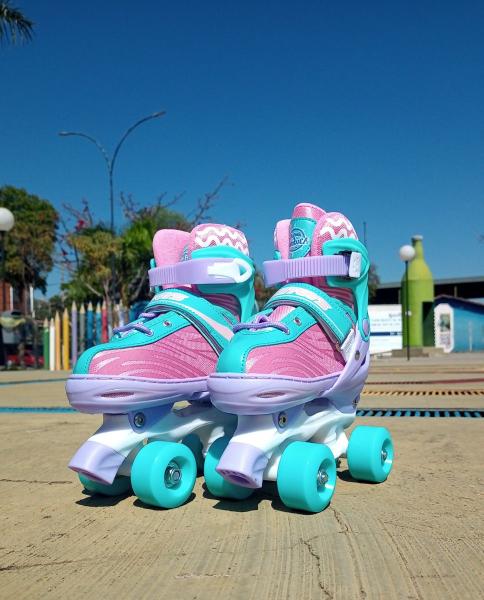 Imagem de Patins Roller Quad 4 Rodas Infantil 33-37 + Kit de Proteção.