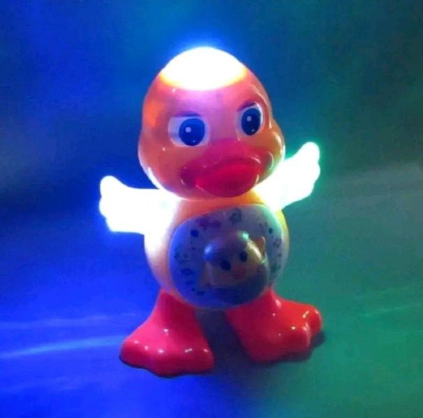 Imagem de Pato Dançante Brinquedo Musical Anda Dança Mexe Com Luz e Som Duck Dancing Patinho