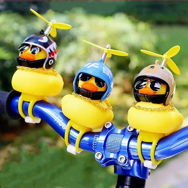 Imagem de Pato de Borracha Amarelo - Brinquedo para Carro, Bicicleta e Decoração