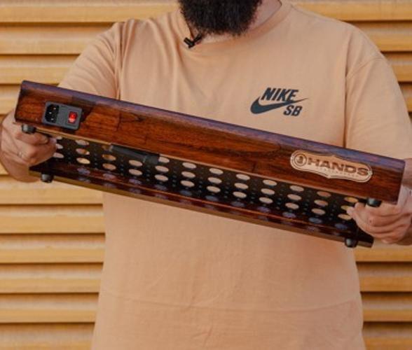 Imagem de Pedalboard Lite Imbuia 3020 - Madeira Nobre, Alumínio Furado