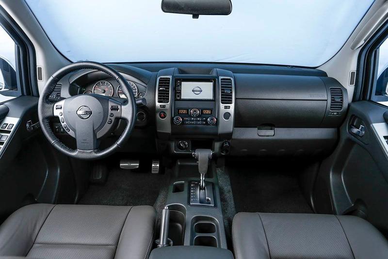 Imagem de Pedaleiras Nissan Frontier 2005/2017 Preto Automático