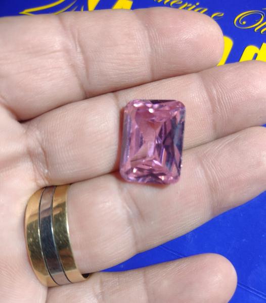 Imagem de Pedra Zircônia Cor Rosa 20 mm x 15 mm Peso 7.50 Gramas