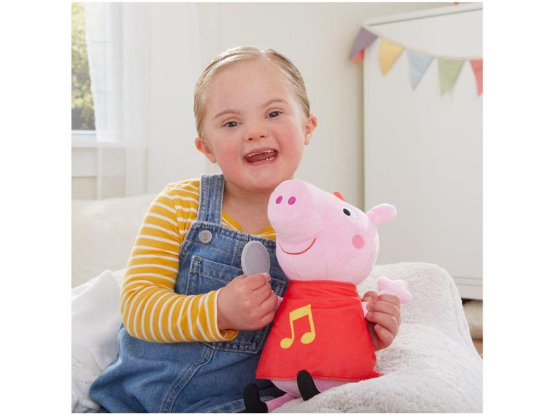 Imagem de Pelúcia Peppa Musical Hasbro