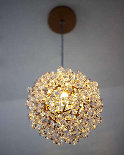 Pendente Bola Íris Cristal Dente de Leão Ninho Cobre - ILUMINAMUNDO Imagem de Pendente Bola Íris Cristal Dente de Leão Ninho Cobre