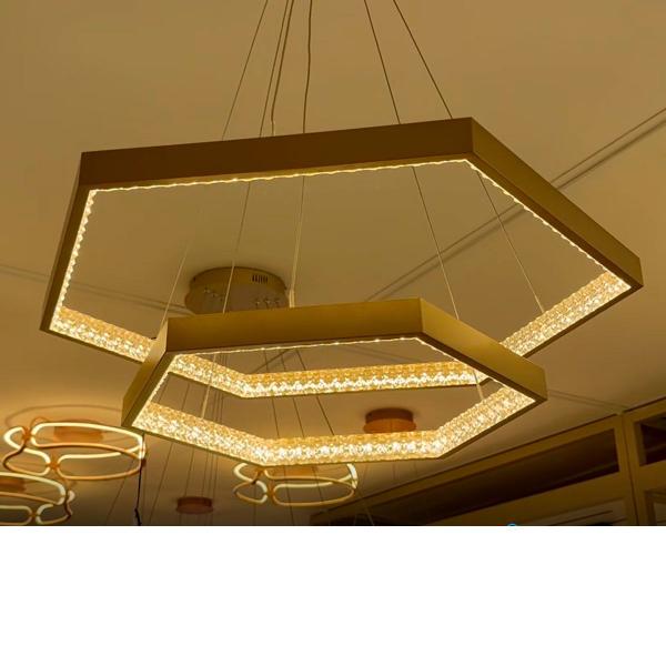 Pendente Hex Dourado 60/40cm 30W/20W 3000K Bivolt - Bella Iluminação - GD005 Imagem de Pendente Hex Dourado 60/40cm 30W/20W 3000K Bivolt - Bella Iluminação - GD005