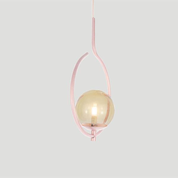 Imagem de Pendente Lustre On Loop ROSÉ com globo de vidro ÂMBAR