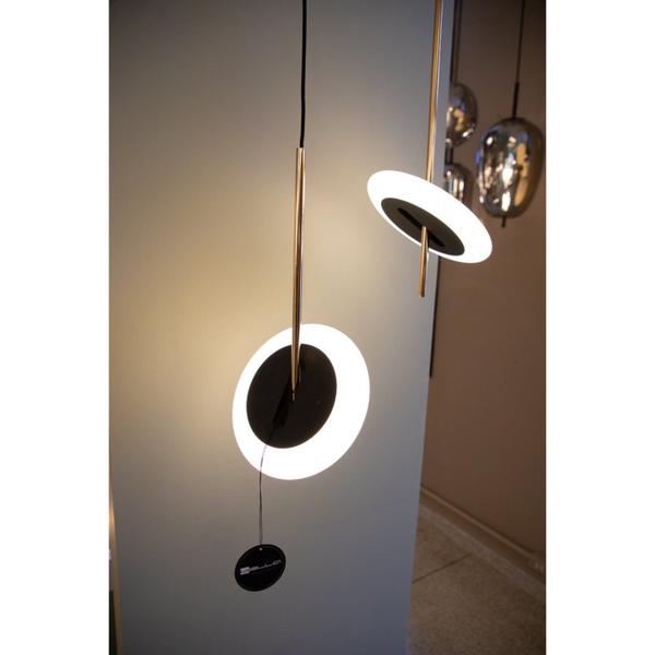 Pendente Uno 20x43cm Led Integrado 6w Ip20 Preto - Bella Iluminação Imagem de Pendente Uno 20x43cm Led Integrado 6w Ip20 Preto