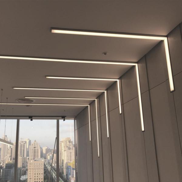 Perfil De Sobrepor Taschibra Para Fita De Led Spire 35 Com 1 Imagem de Perfil De Sobrepor Taschibra Para Fita De Led Spire 35 Com 1