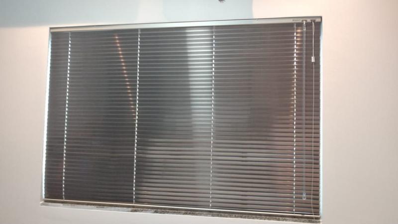 Imagem de Persiana Horizontal Inox - 1,50m larg x 1,20m alt - Alumínio 25mm - Persianet