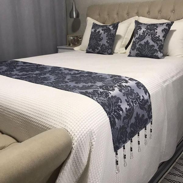 Peseira Casal/Queen Com Pedraria Jacquard 2 Capas Almofadas - INGRID BORDADOS Imagem de Peseira Casal/Queen Com Pedraria Jacquard 2 Capas Almofadas
