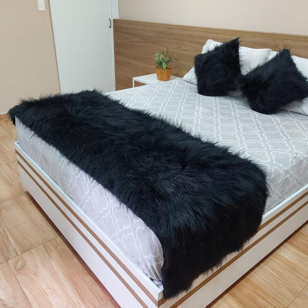 Imagem de Peseira Decorativa Luxo para Cama Queen Casal em Pelúcia Pelo Alto de 7 Cm - 2,00 X 0,50 M