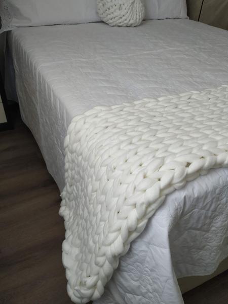 Imagem de Peseira Manta Maxi Tricot Cama King  260x60cm Cor off white  NOZTRICK ATELIE