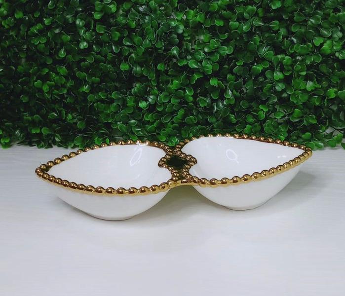 Petisqueira Divisórias Dupla ou Tripla em Cerâmica Branco Alto Brilho Design de Coração, Detalhes em Dourado - RIO TIJUCAS Imagem de Petisqueira Divisórias Dupla ou Tripla em Cerâmica Branco Alto Brilho Design de Coração, Detalhes em Dourado