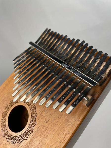 Imagem de Piano Kalimba 17 teclas castanho claro W-17T Cod 17677