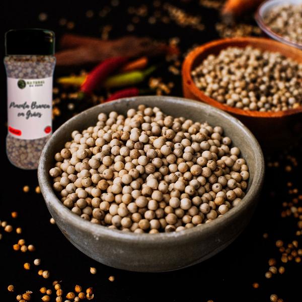 Pimenta Branca Importada em Grãos Qualidade Superior Pote Com Dosador 50g - Natural do Povo Imagem de Pimenta Branca Importada em Grãos Qualidade Superior Pote Com Dosador 50g