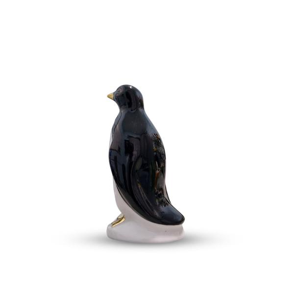 Pinguim Decorativo C/ Detalhes Em Ouro Porcelana De Alta Qualidade 17 Cm - AVB DECORAÇÕES Imagem de Pinguim Decorativo C/ Detalhes Em Ouro Porcelana De Alta Qualidade 17 Cm - AVB DECORAÇÕES