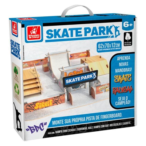 Pista De Skate De Dedo Radical Skate Park Em Madeira - Brincadeira De Crianca Imagem de Pista De Skate De Dedo Radical Skate Park Em Madeira