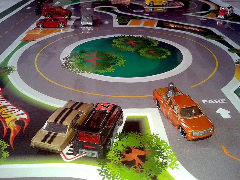 Imagem de Pista Para Brincar Com Carrinhos Hot Wheels Kids 1,20X0,60M