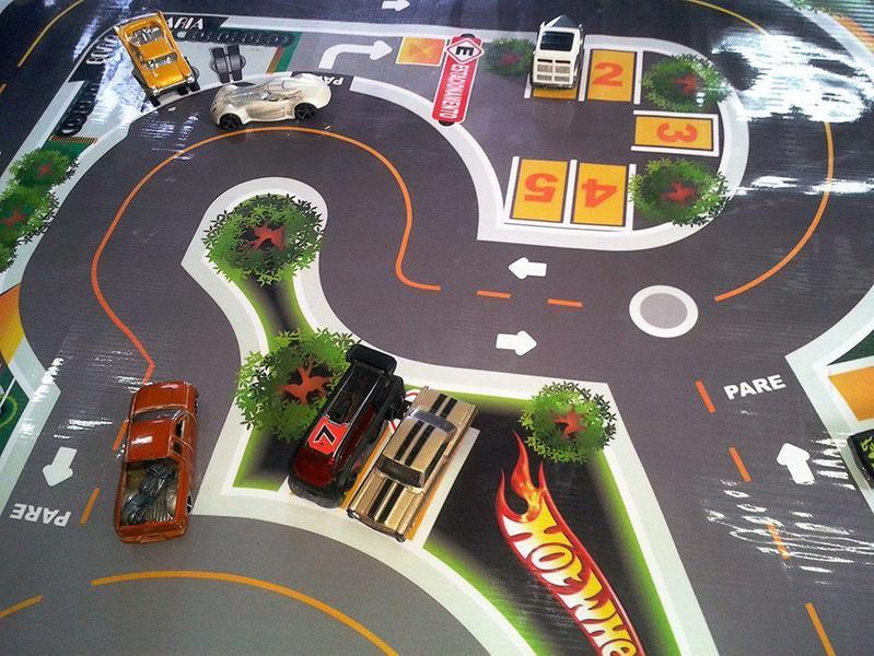 Imagem de Pista Para Brincar Com Carrinhos Hot Wheels Kids 2,00X1,00M