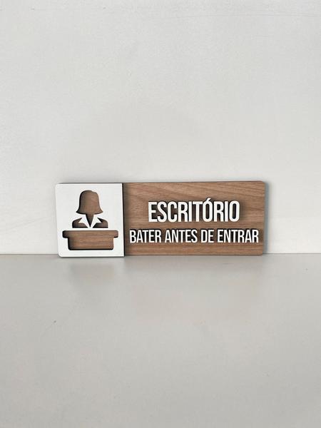 Imagem de Placa de sinalização Escritório bater antes de entrar em mdf