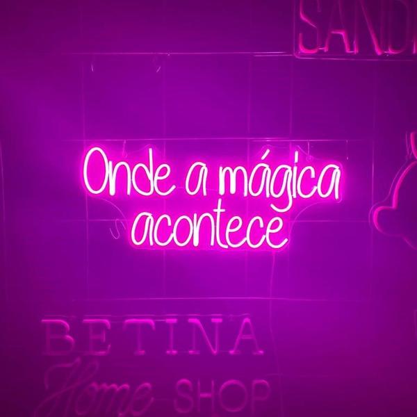 Imagem de Placa luminosa de NEON de led - ONDE A MAGICA ACONTECE - 60 x 25cm