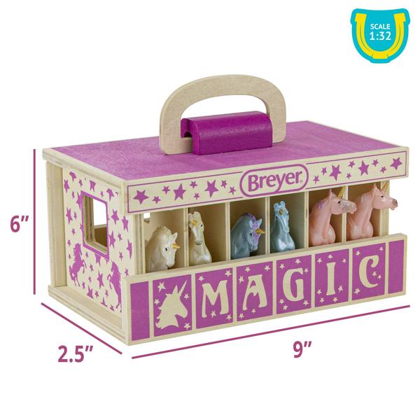 Imagem de Playset Breyer Horses Unicorn Magic, estábulo de madeira com 6 unicórnios