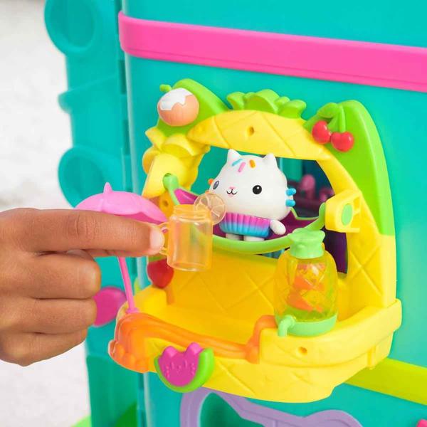 Playset com Mini Figura - Varanda com Cakey Cat - Casa da Gabby - Sunny Imagem de Playset com Mini Figura - Varanda com Cakey Cat - Casa da Gabby - Sunny