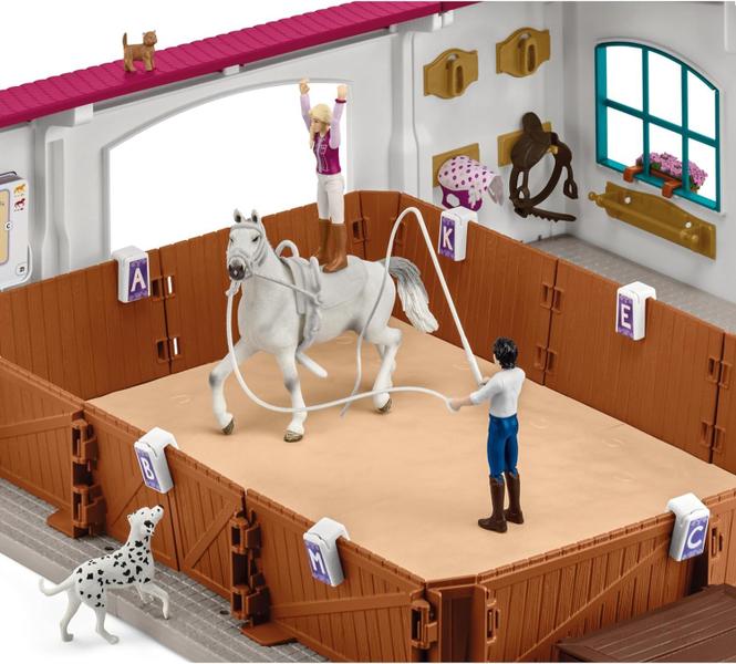 Imagem de Playset Schleich Horse Club Peppertree Riding Arena com 2 cavalos