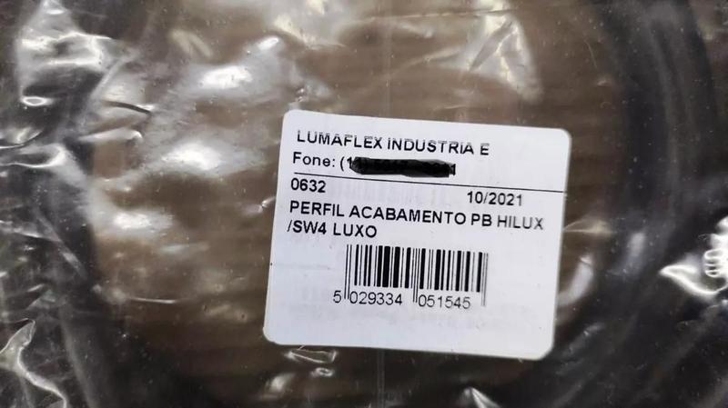 Pneu de Luxo com Buraco para Friso de Ótima Qualidade - Vidropeças Bauru Imagem de Pneu de Luxo com Buraco para Friso de Ótima Qualidade