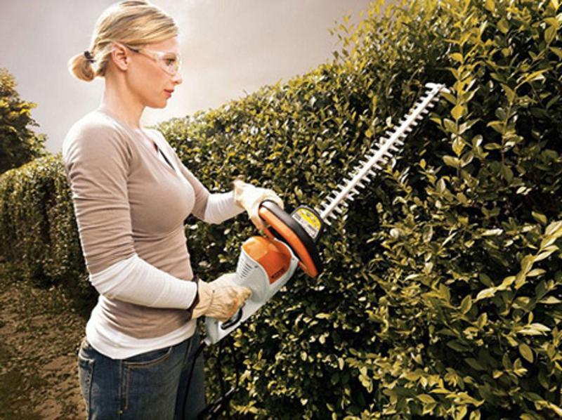 Imagem de Podador Elétrico STIHL HSE 52 - 220V - Precisão e eficiência com baixo ruído! A Pronta Entrega!